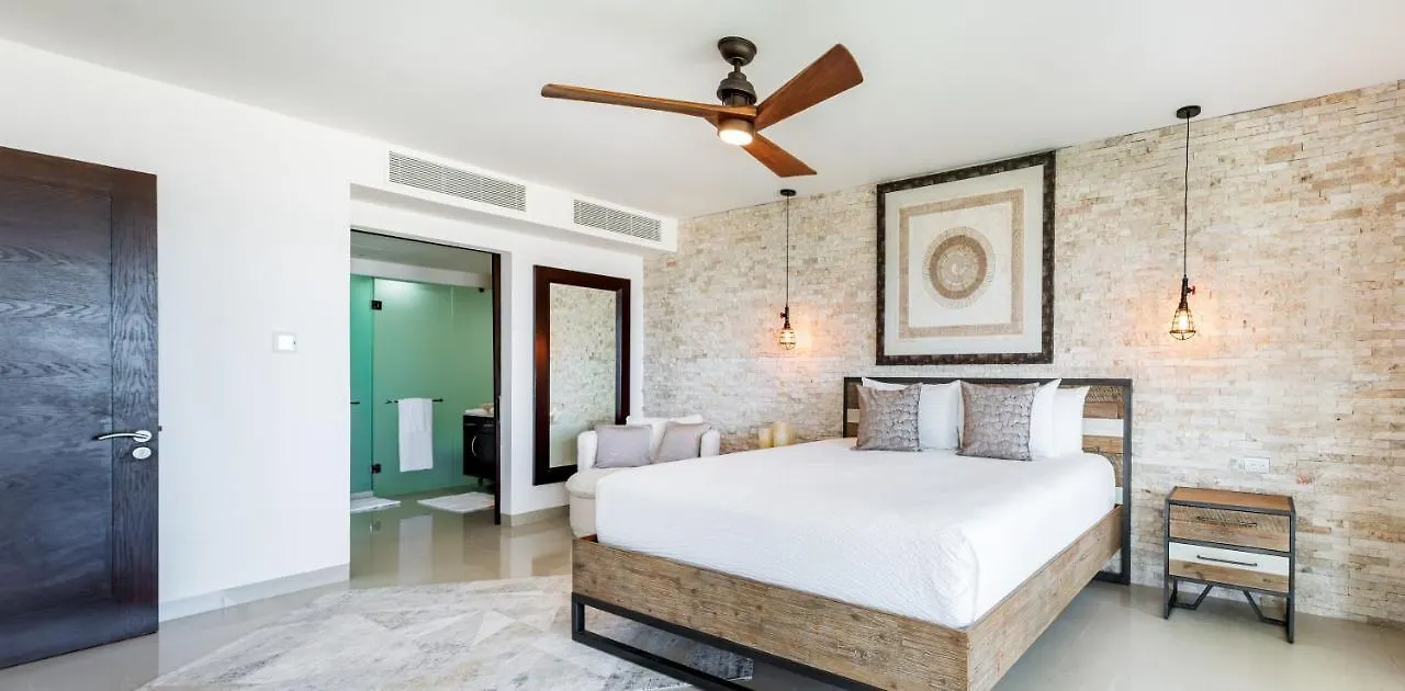 Gorgeous Ocean Front Apartment Casa Shell Condo Playa del Carmen