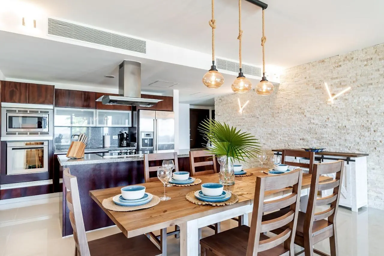 Gorgeous Ocean Front Apartment Casa Shell Condo Playa del Carmen 0*,  Mexico
