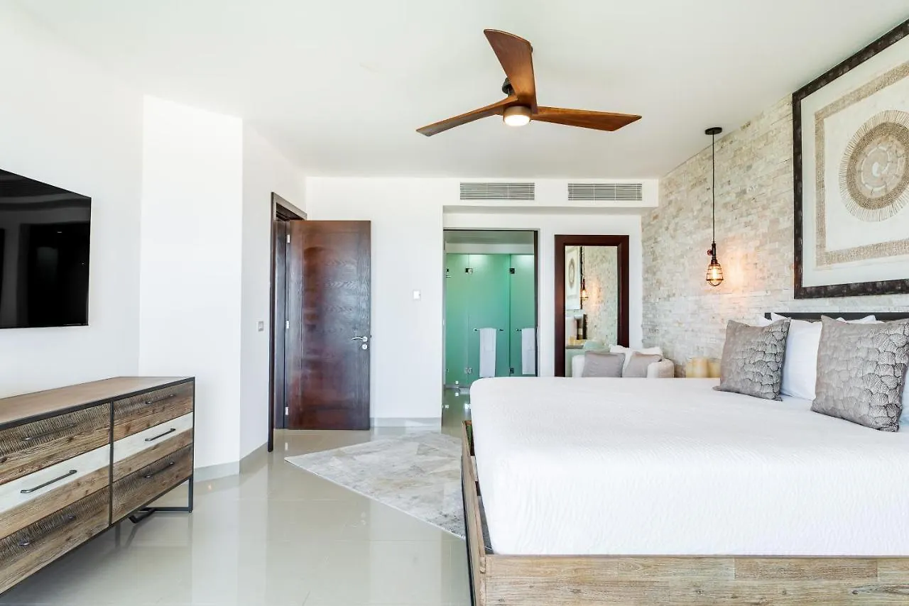 Gorgeous Ocean Front Apartment Casa Shell Condo Playa del Carmen