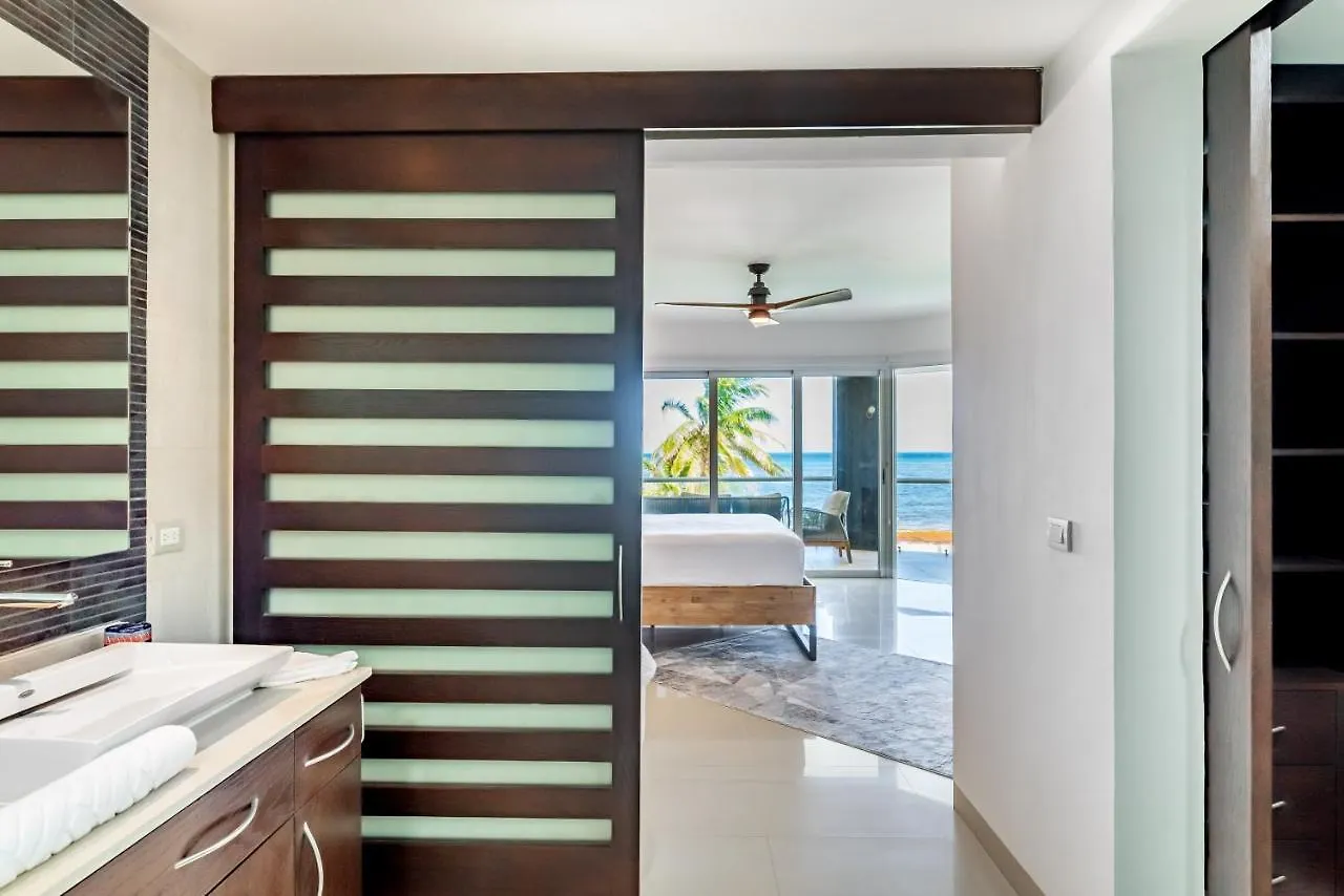 Gorgeous Ocean Front Apartment Casa Shell Condo Playa del Carmen