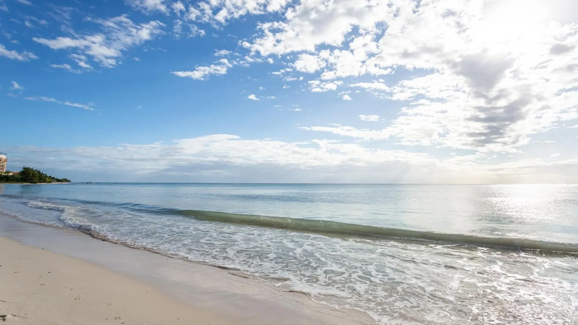 Gorgeous Ocean Front Apartment Casa Shell Condo Playa del Carmen Mexico