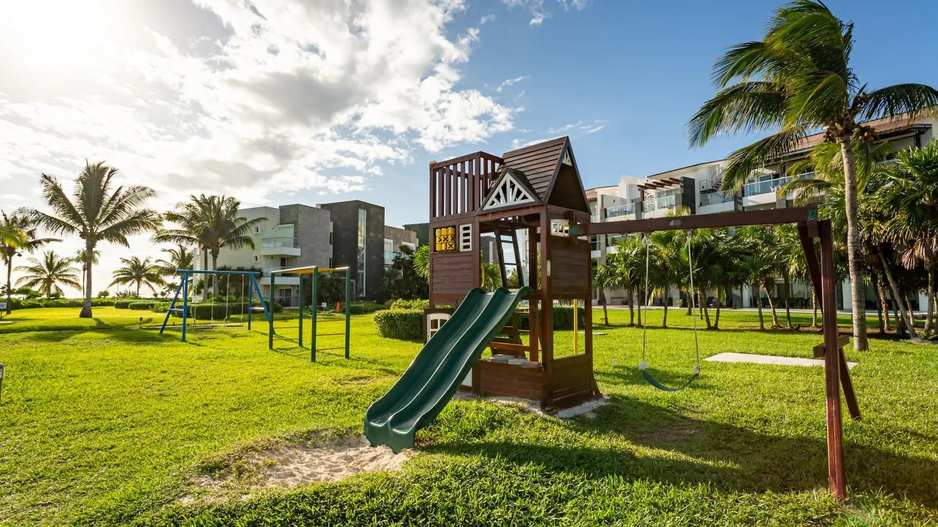 Gorgeous Ocean Front Apartment Casa Shell Condo Playa del Carmen