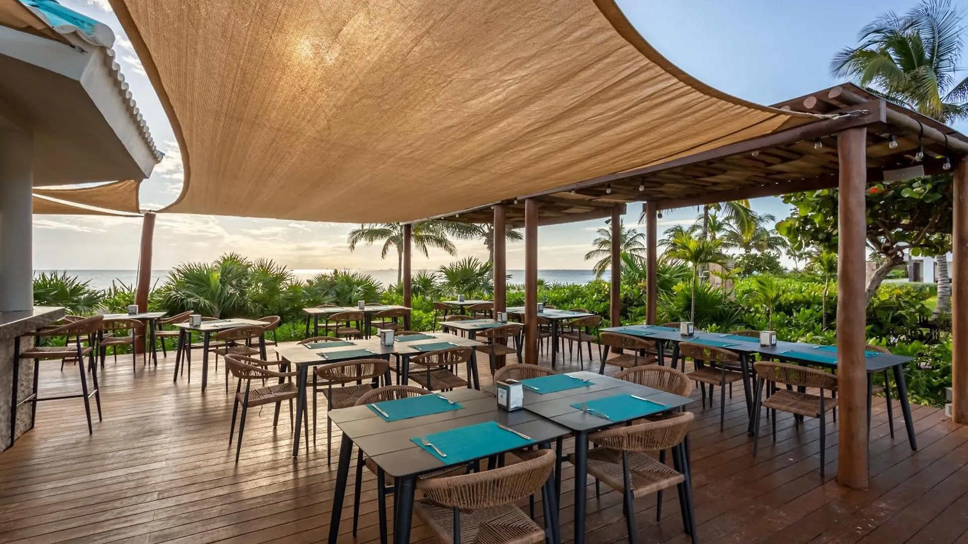 Gorgeous Ocean Front Apartment Casa Shell Condo Playa del Carmen Mexico