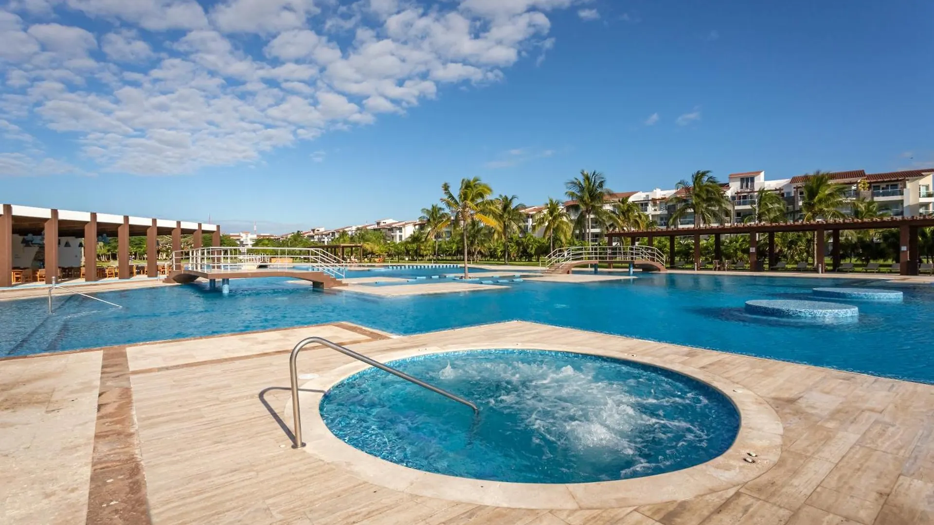 Gorgeous Ocean Front Apartment Casa Shell Condo Playa del Carmen