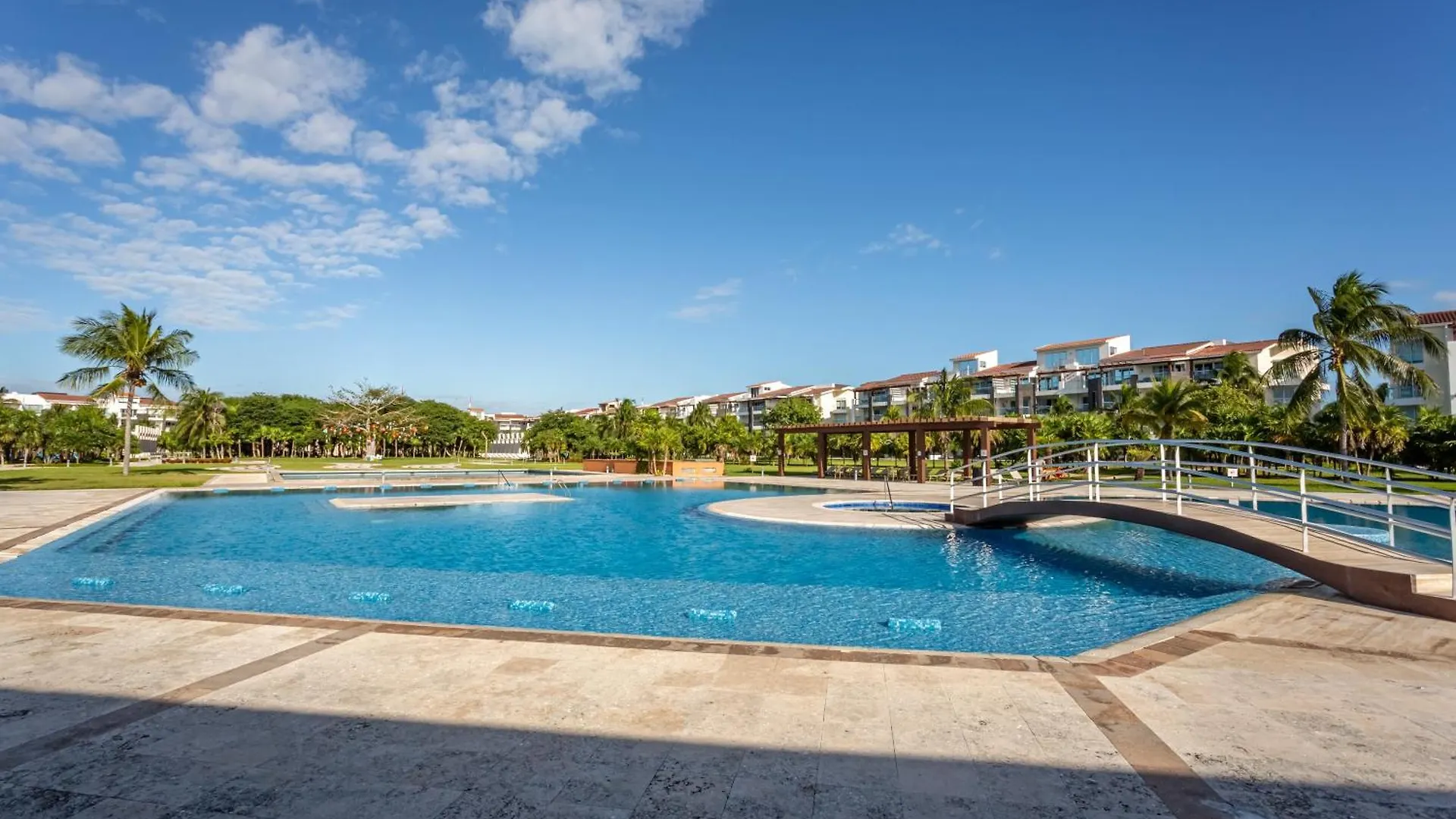 Gorgeous Ocean Front Apartment Casa Shell Condo Playa del Carmen