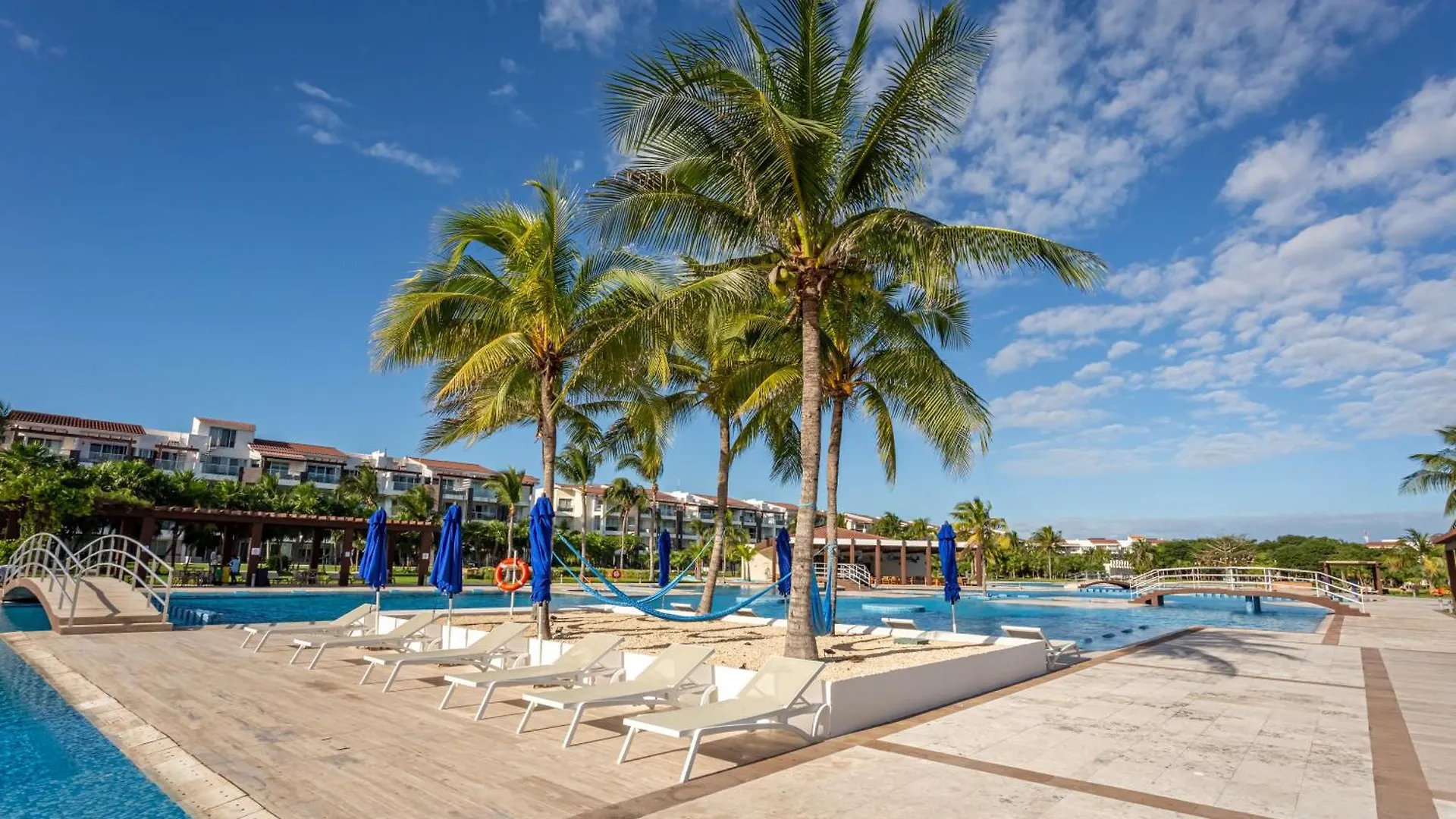 Gorgeous Ocean Front Apartment Casa Shell Condo Playa del Carmen Mexico