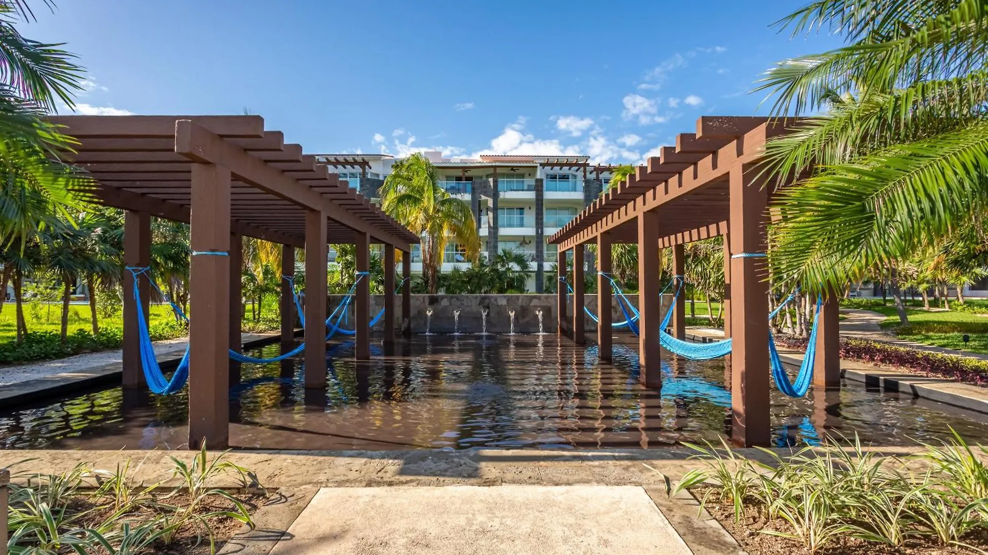 Gorgeous Ocean Front Apartment Casa Shell Condo Playa del Carmen Mexico