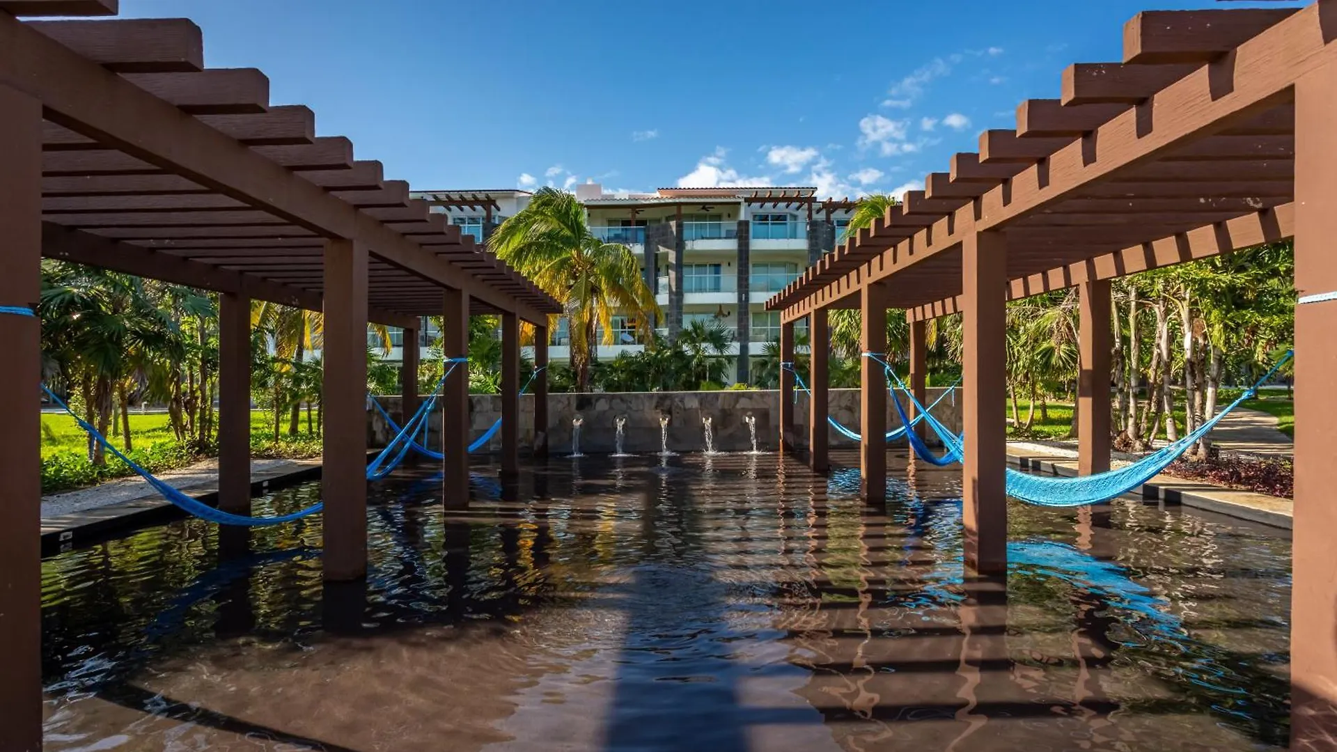 Gorgeous Ocean Front Apartment Casa Shell Condo Playa del Carmen