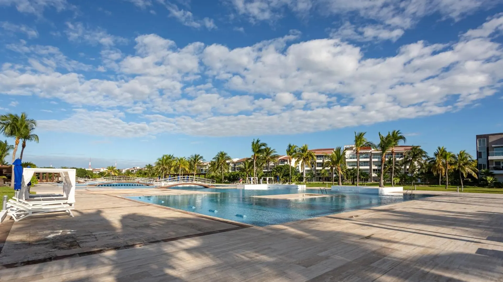 Gorgeous Ocean Front Apartment Casa Shell Condo Playa del Carmen 0*,  Mexico